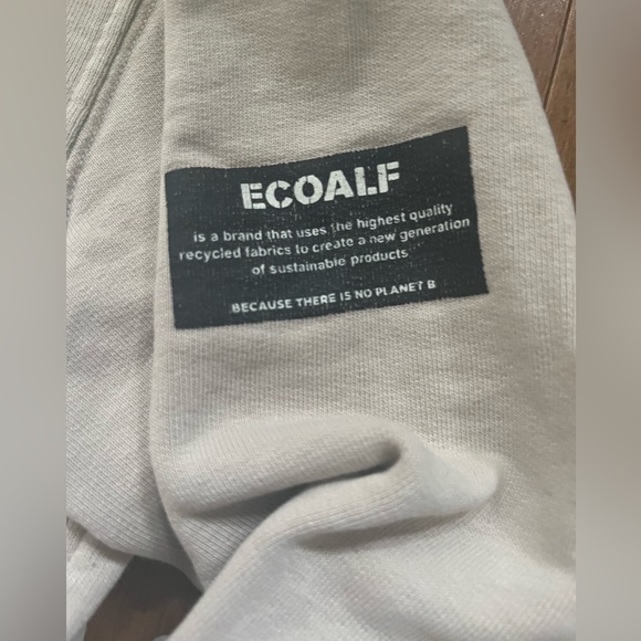 **SOLD**Eco Alf Belonia: Because There is No Planet B sweatshirt - Picture 5 of 8